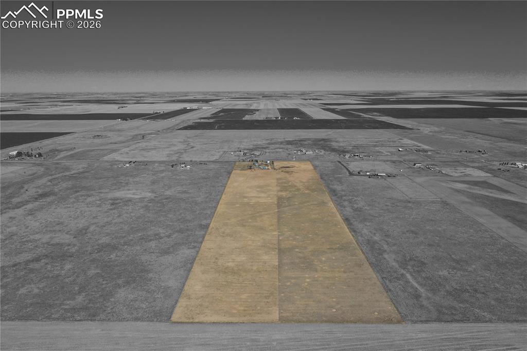 Image 12 of 31: Exterior view