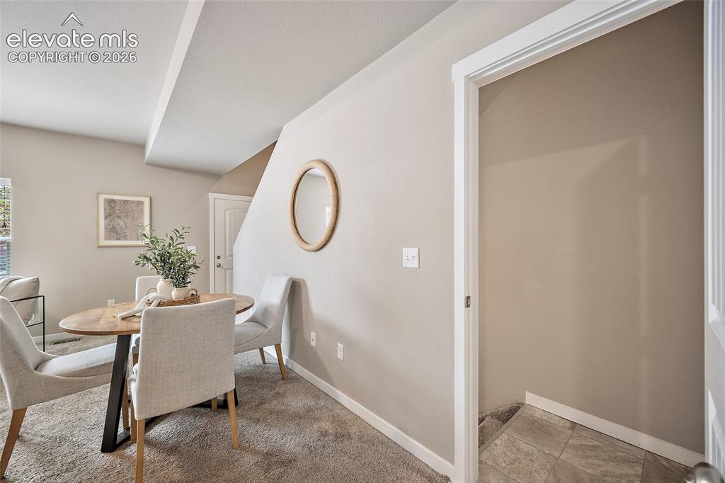 Image 18 of 29: Dining Area