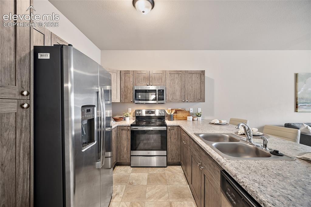Image 5 of 29: Kitchen