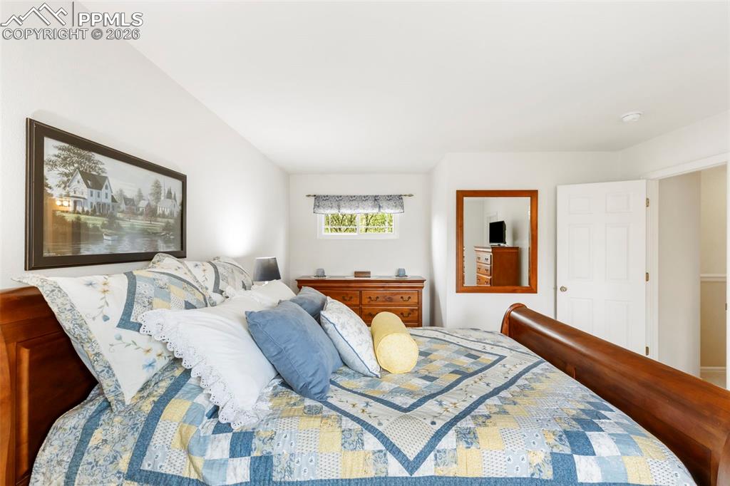 Image 11 of 25: Master Bedroom