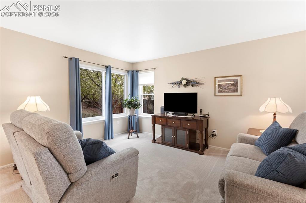 Image 3 of 25: Living Room