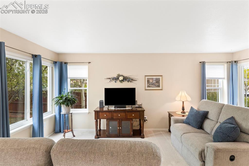 Image 4 of 25: Living Room