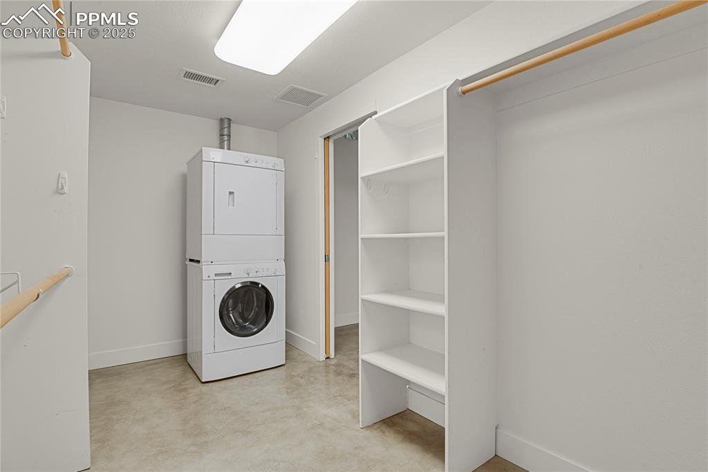 Image 28 of 42: Full-size stackable washer/dryer