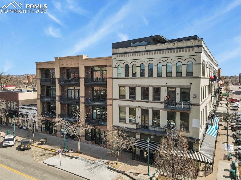 Image 38 of 42: The Giddings Loft building