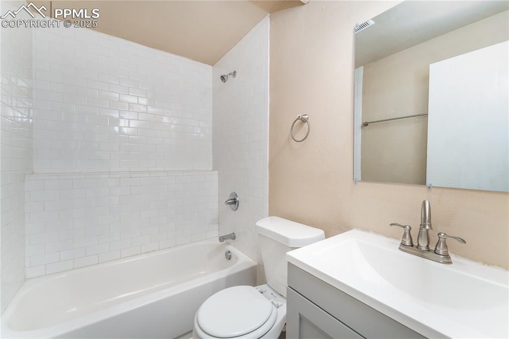 Image 30 of 30: Downstairs bathroom