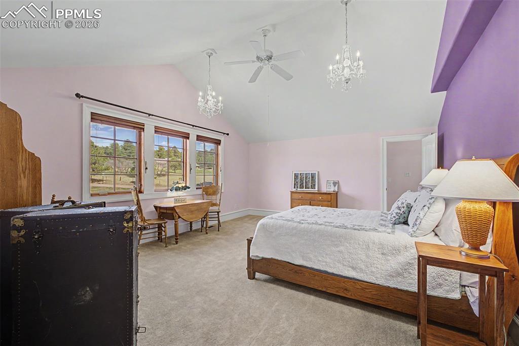 Image 23 of 50: Bedroom