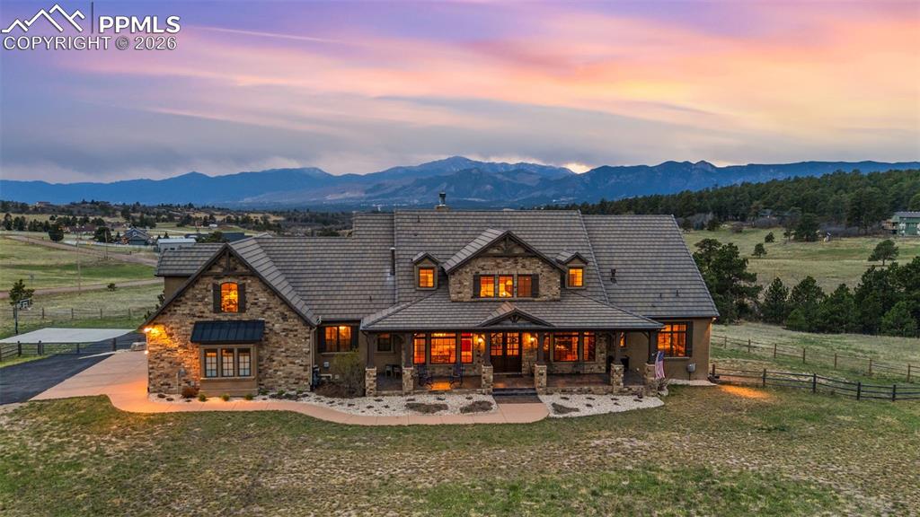 Image 3 of 50: Back of Structure