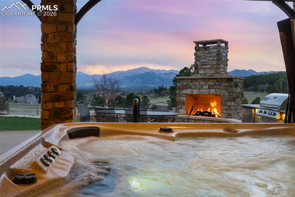 Image 44 of 50: Patio