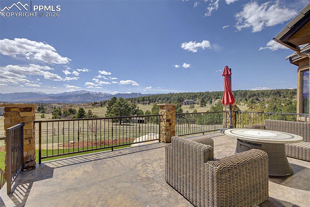 Image 47 of 50: Patio