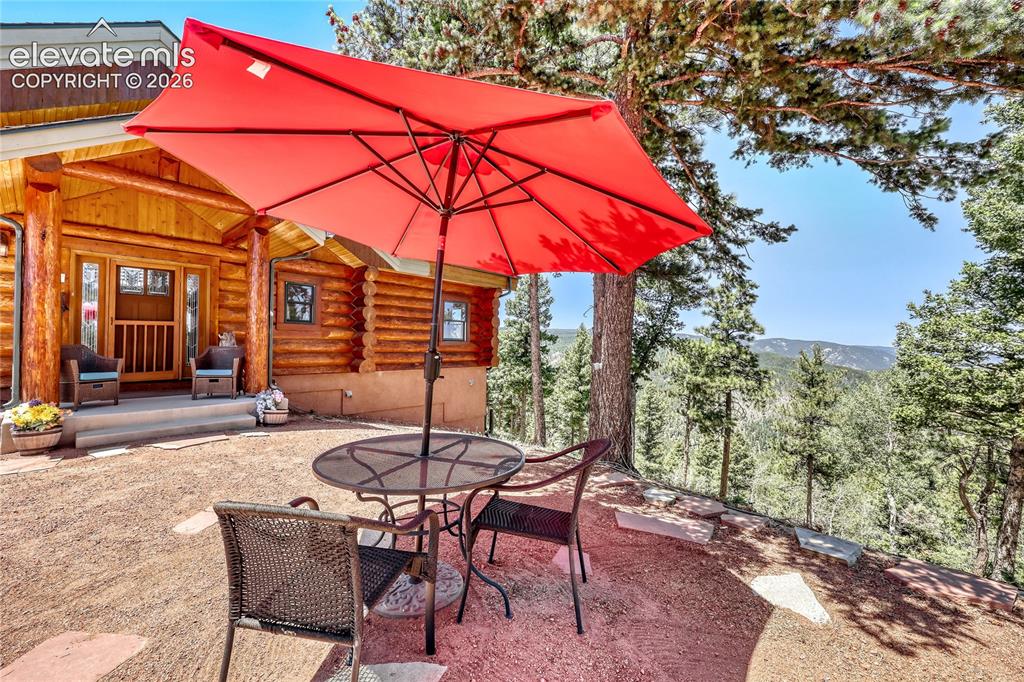 Image 2 of 33: Amazing Log Home on over 3 acres