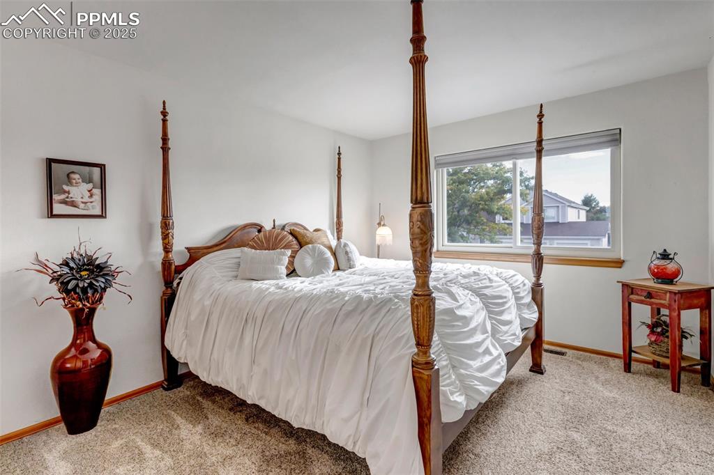 Image 33 of 50: Upper Bed