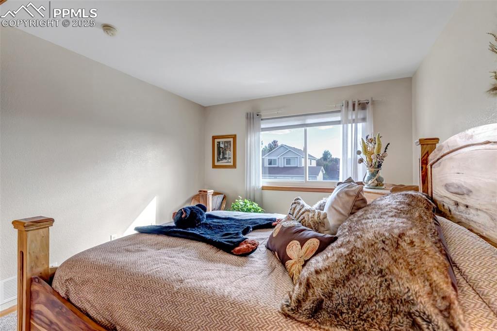 Image 36 of 50: Upper Bed