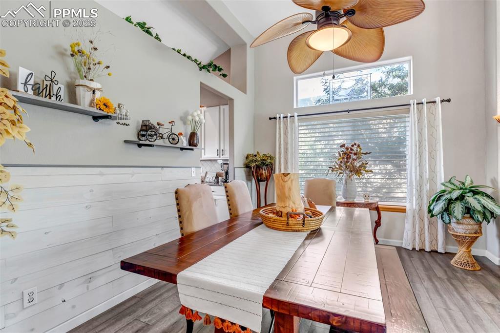 Image 9 of 50: Dining Area