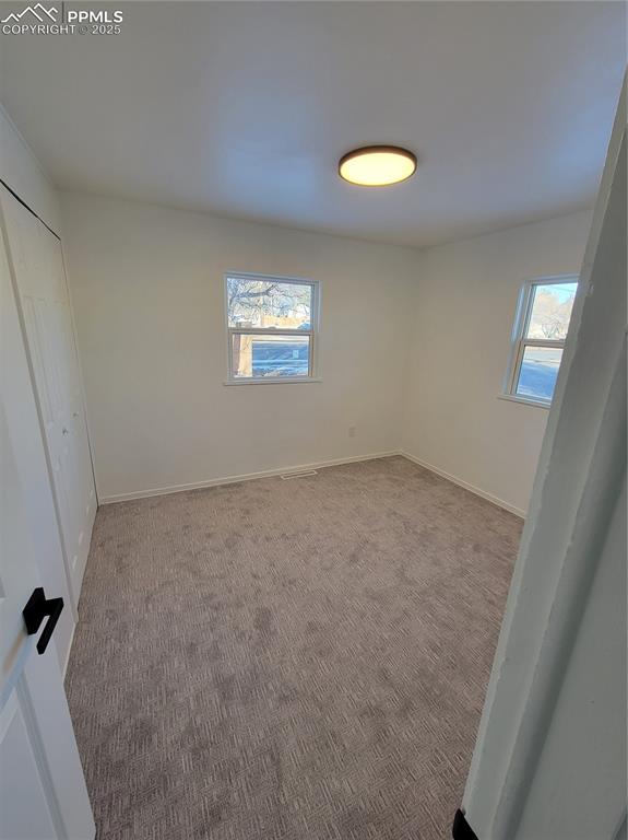 Image 11 of 12: Bedroom 3