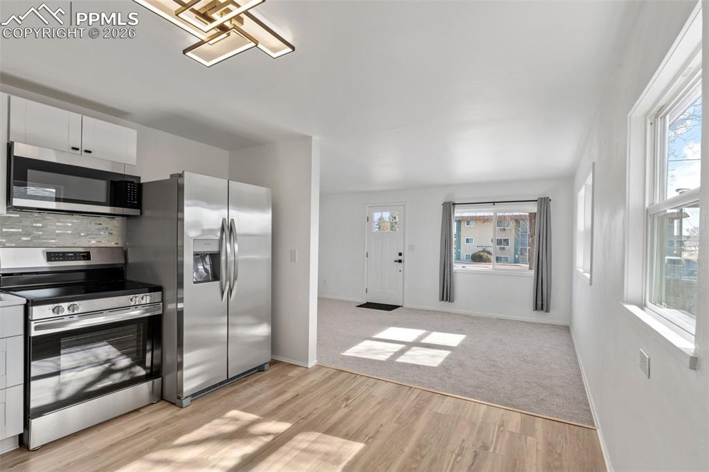 Image 13 of 26: Kitchen