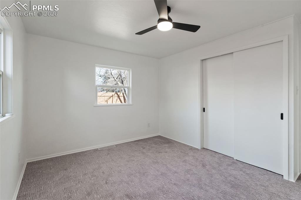 Image 15 of 26: Bedroom