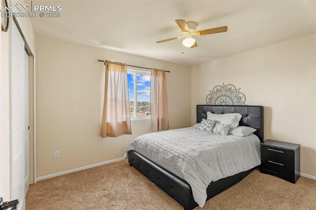 Image 14 of 32: Bedroom