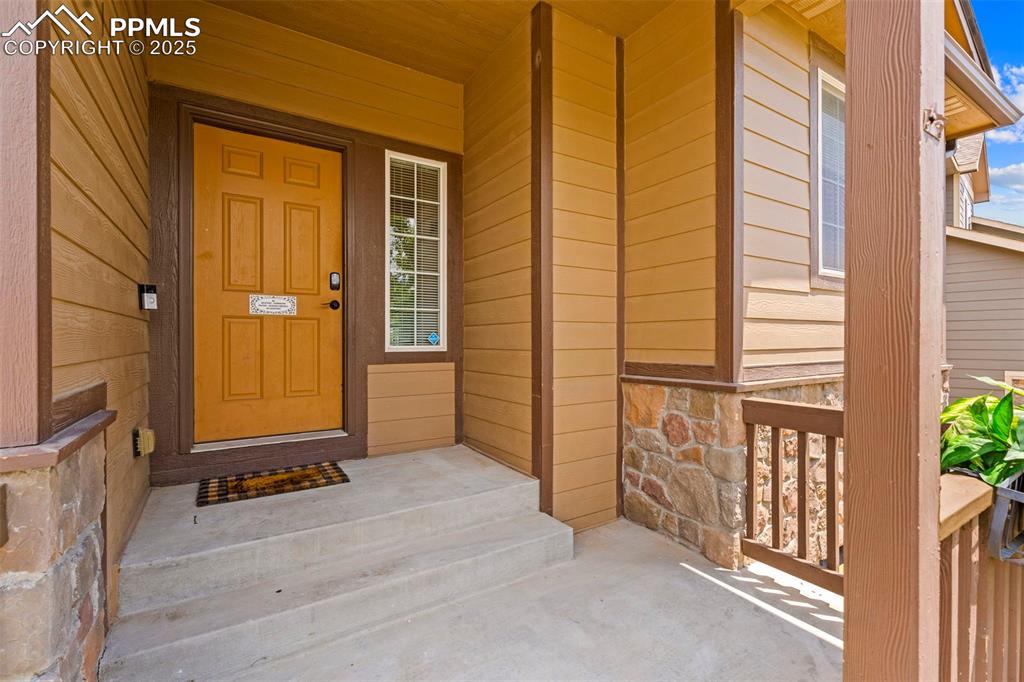 Image 4 of 32: Entry
