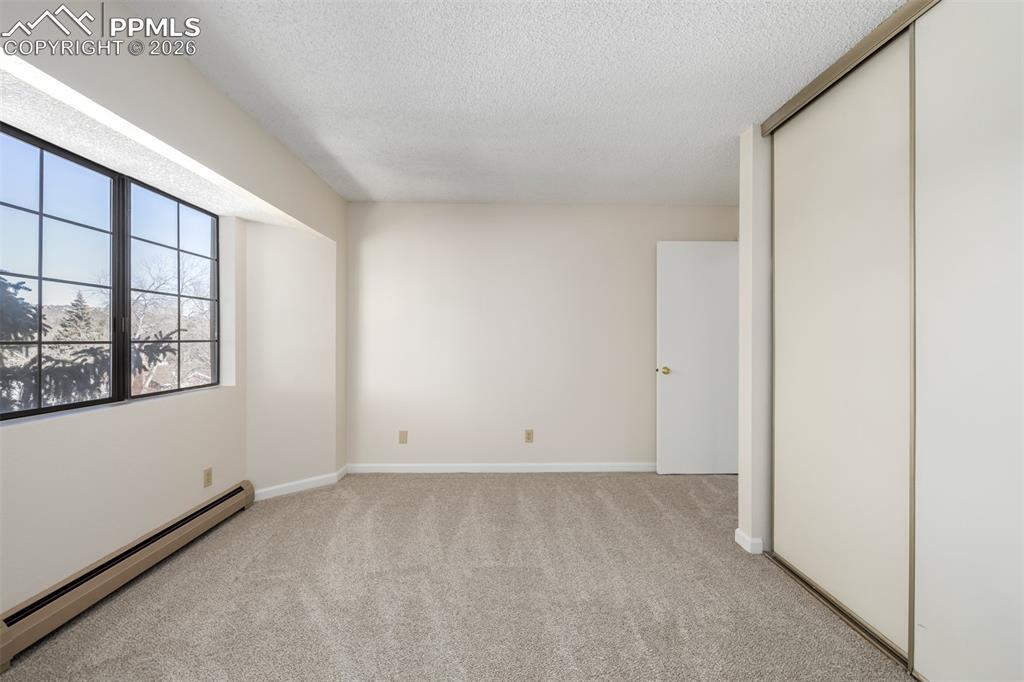 Image 14 of 35: Multi-Use bedroom to fit your needs