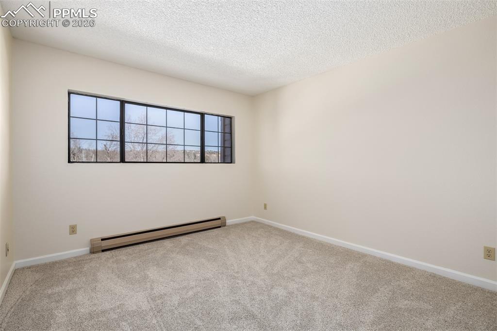 Image 19 of 35: Bedroom