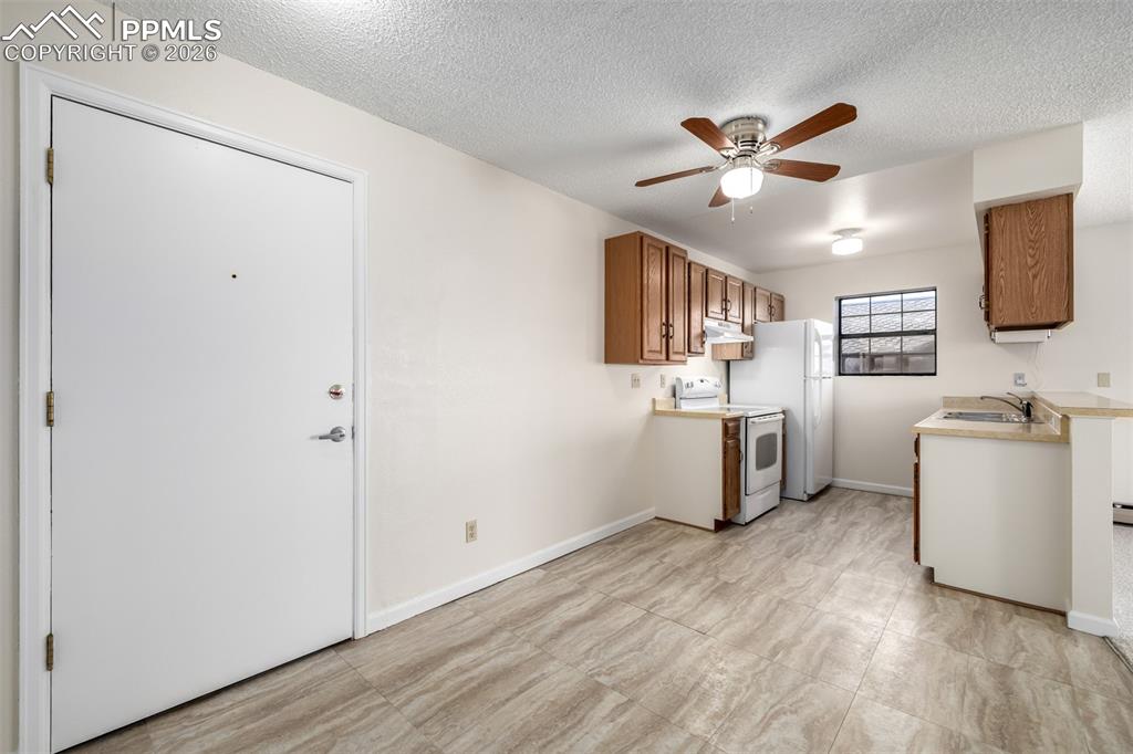 Image 8 of 35: Kitchen and Dining Room 