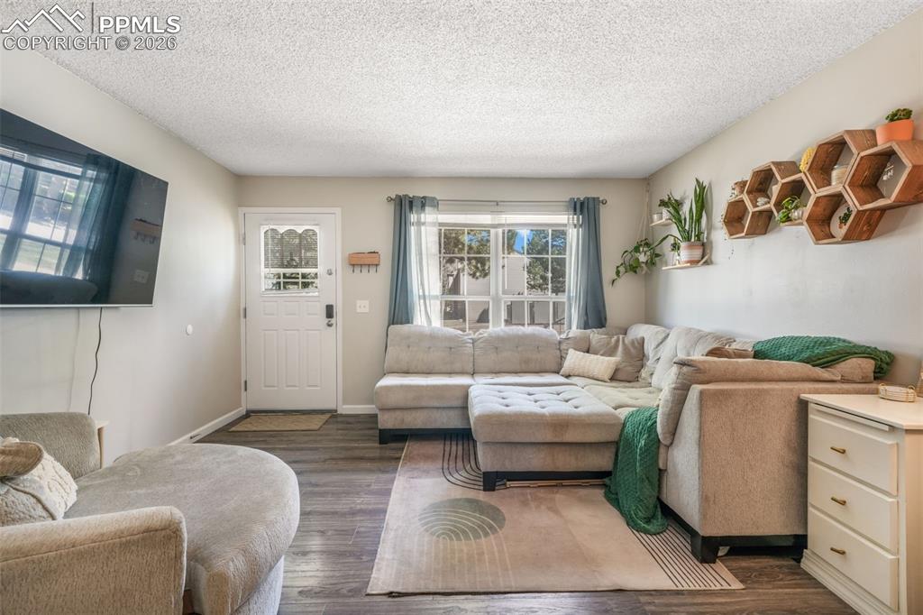 Image 10 of 50: Living Room