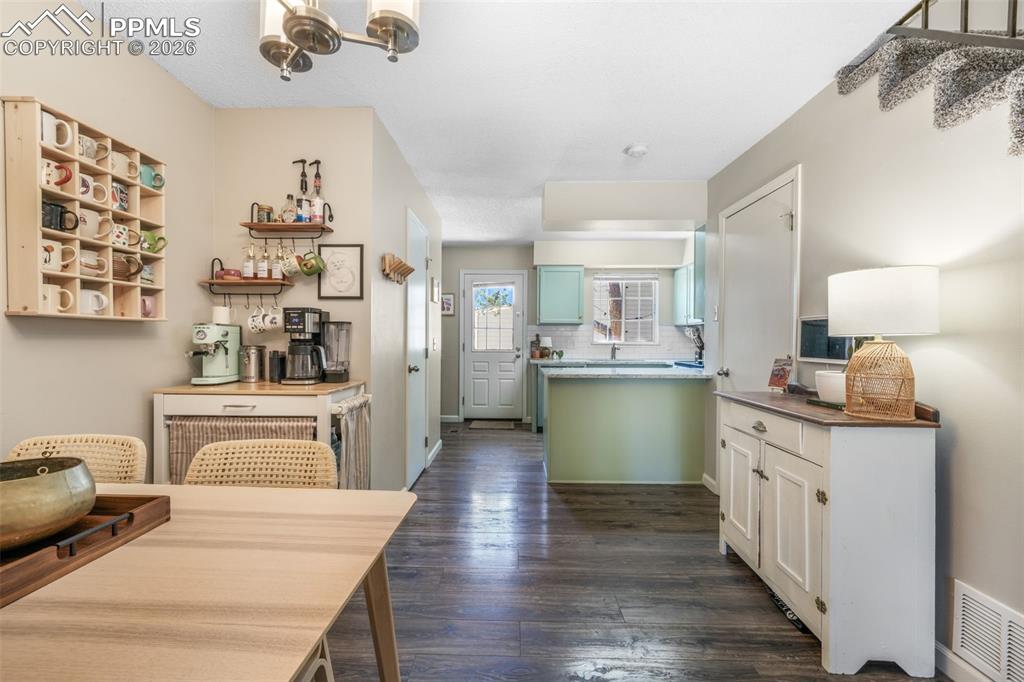 Image 11 of 50: Living Room