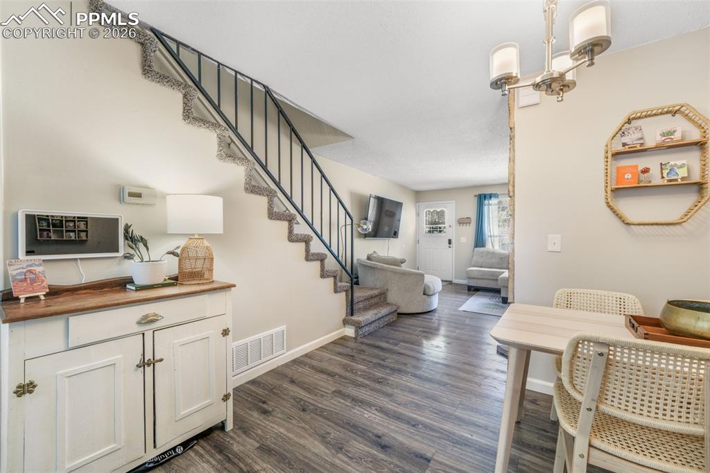 Image 13 of 50: Living Room