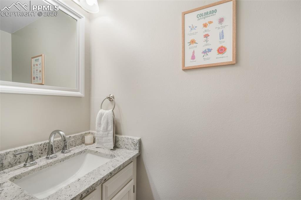 Image 24 of 50: Kitchen