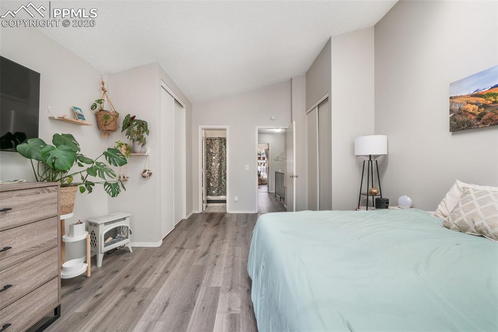 Image 27 of 50: Bathroom