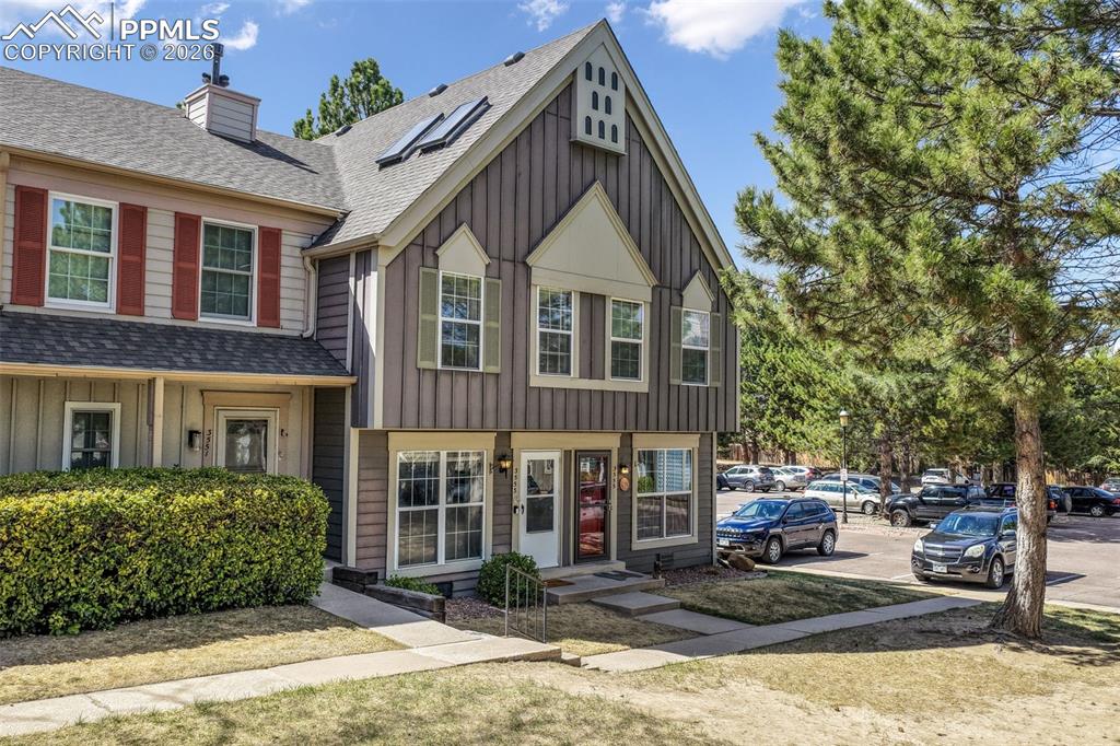 Image 3 of 50: Floor Plan