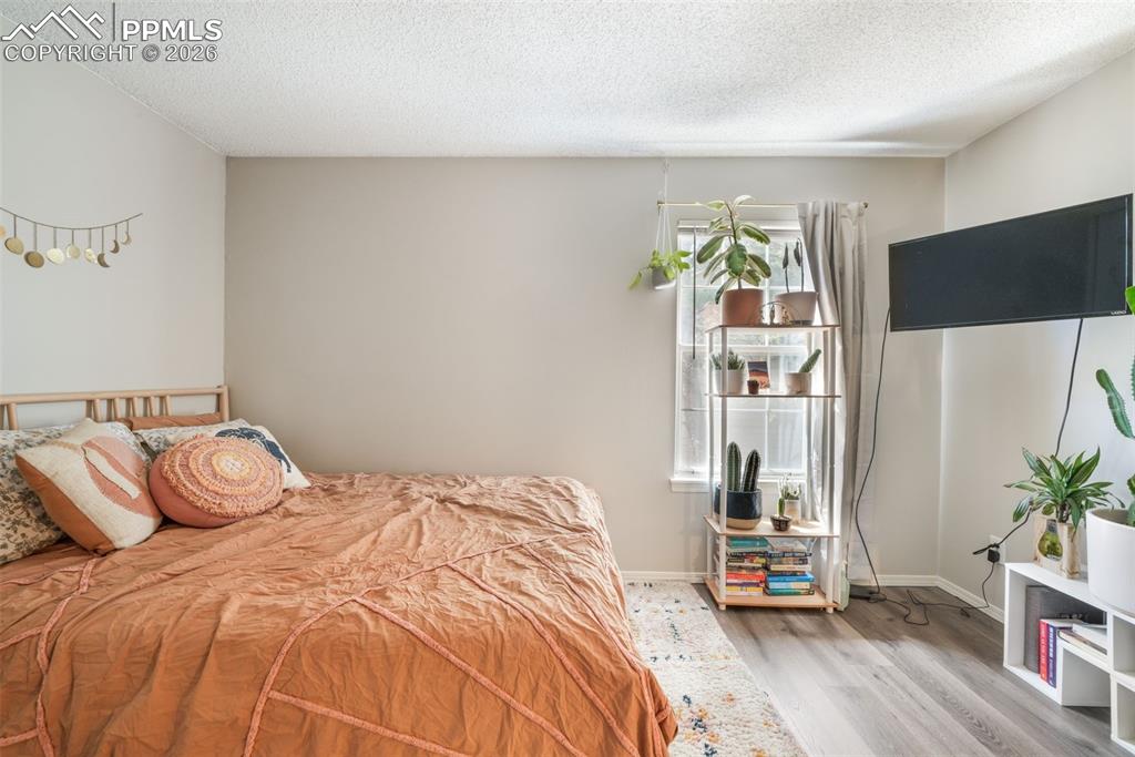 Image 38 of 50: Hallway