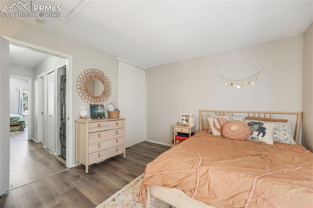 Image 40 of 50: Laundry