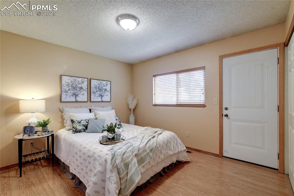 Image 11 of 20: Bedroom