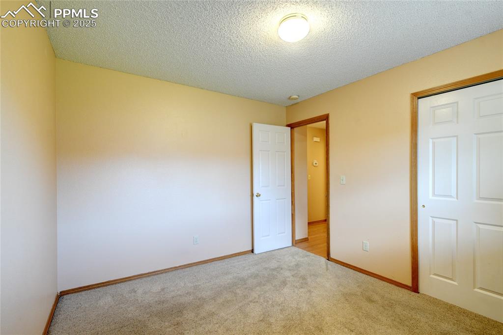 Image 15 of 20: Bedroom