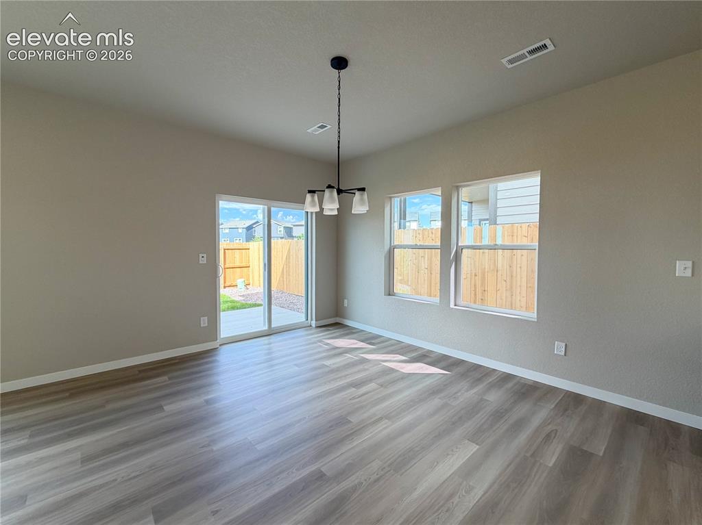 Image 10 of 41: Dining Area