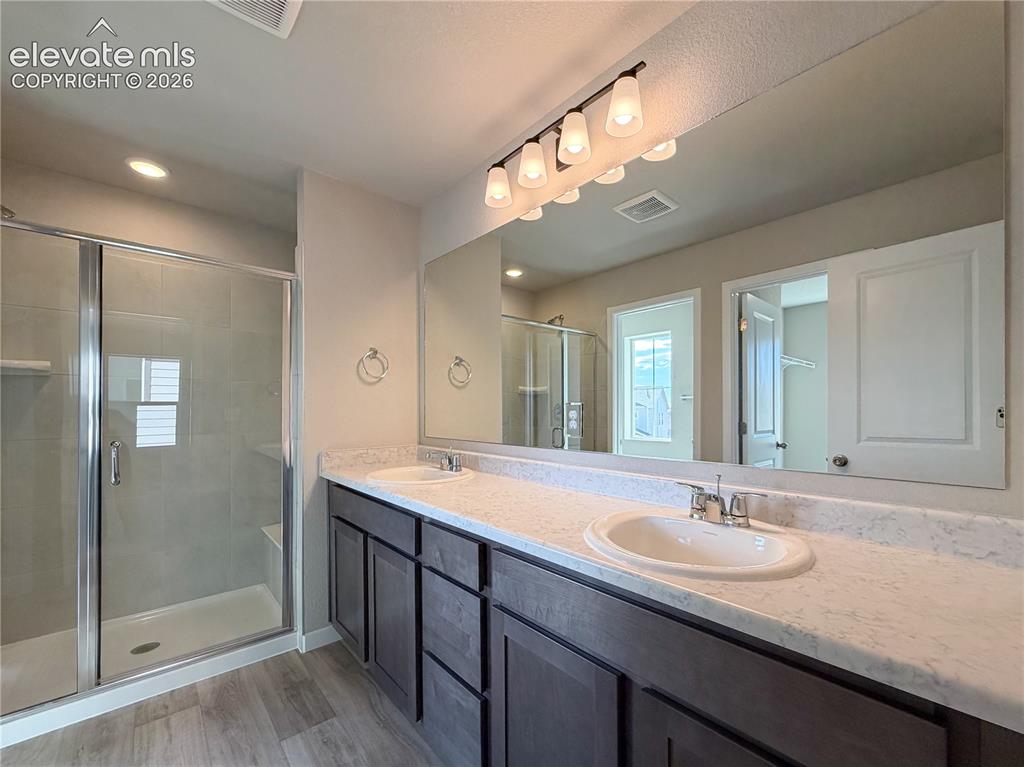Image 20 of 41: Master Bathroom