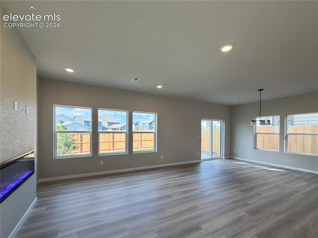 Image 4 of 41: Living Room