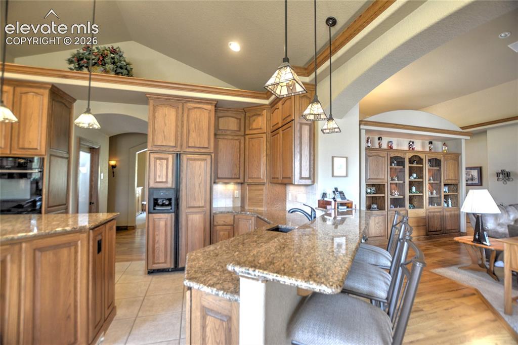 Image 12 of 49: Kitchen