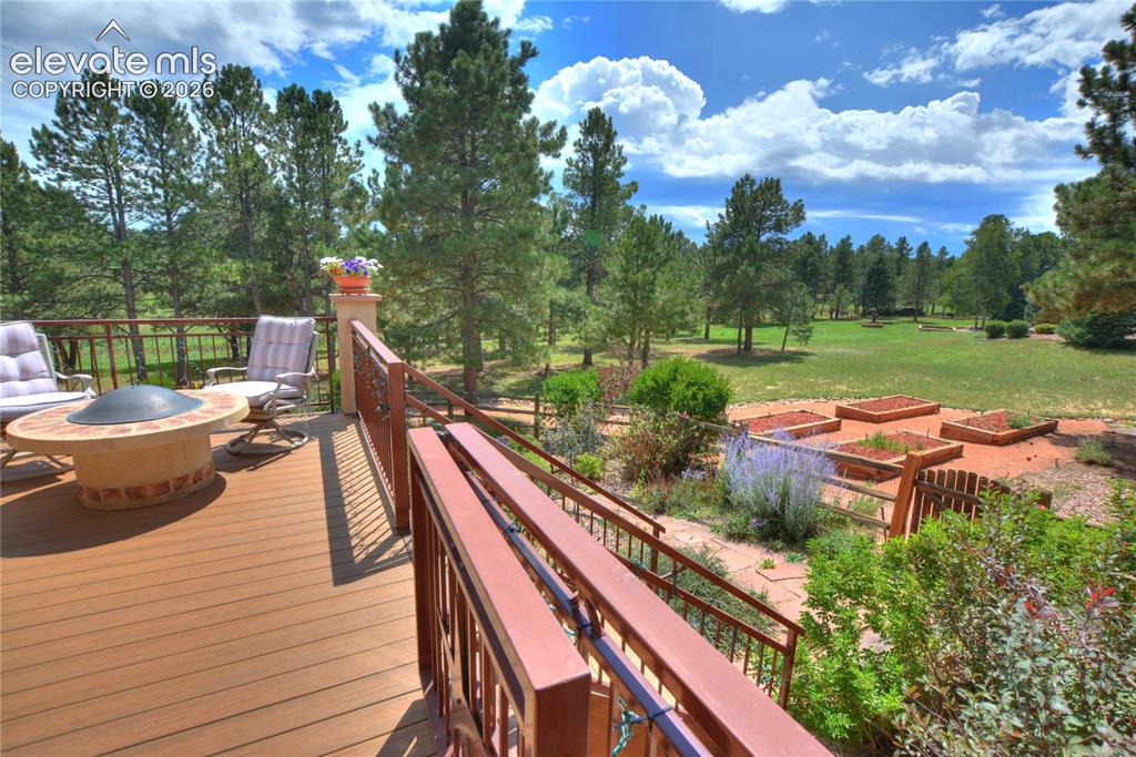 Image 19 of 49: Deck