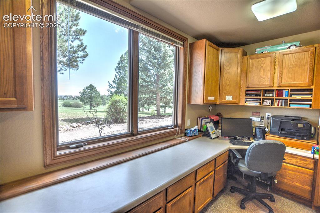 Image 44 of 49: Office