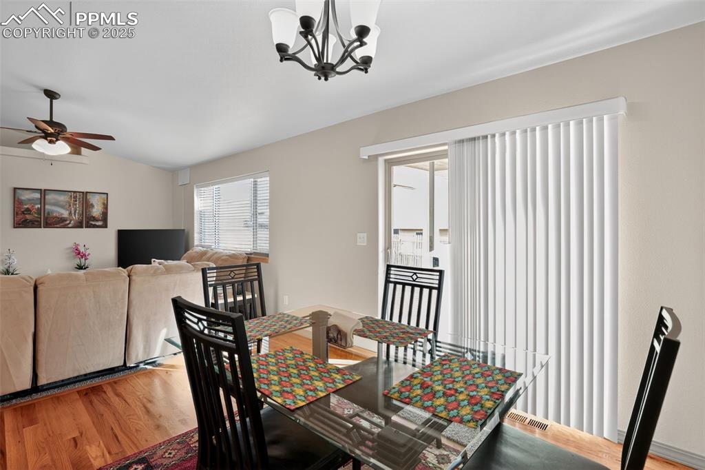 Image 12 of 34: Dining Area