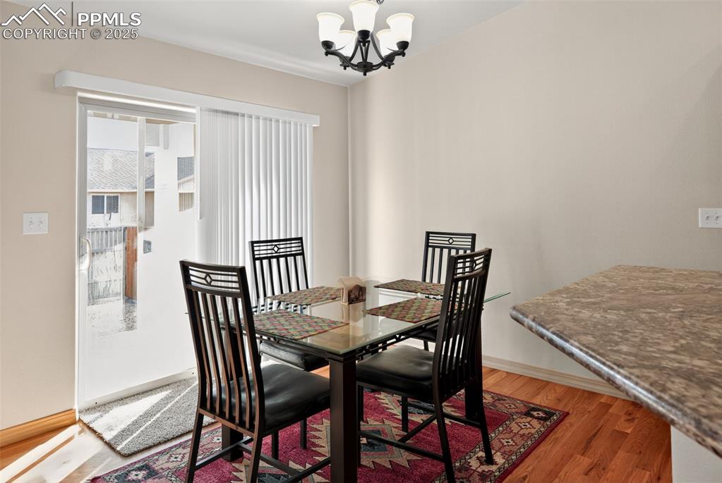 Image 13 of 34: Dining Area