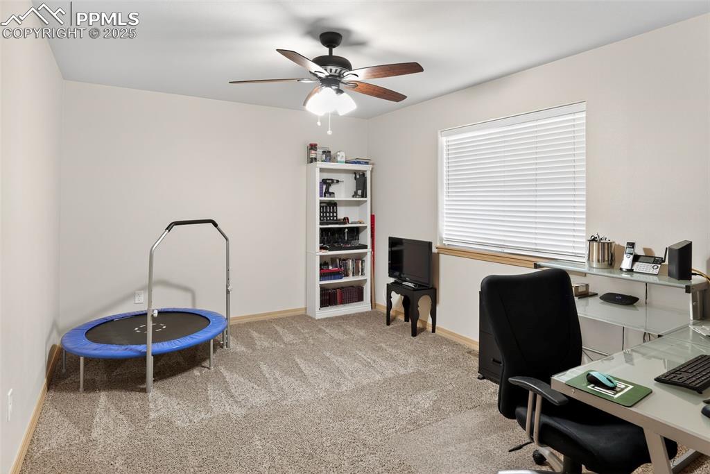 Image 17 of 34: Office