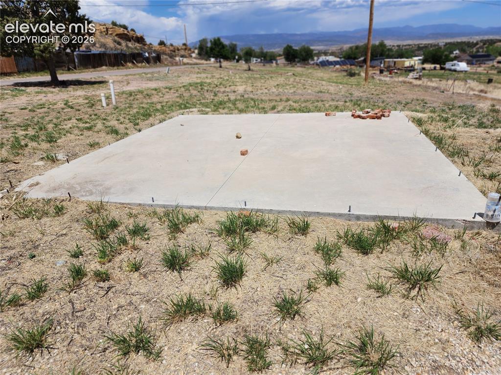 Image 4 of 5: Patio