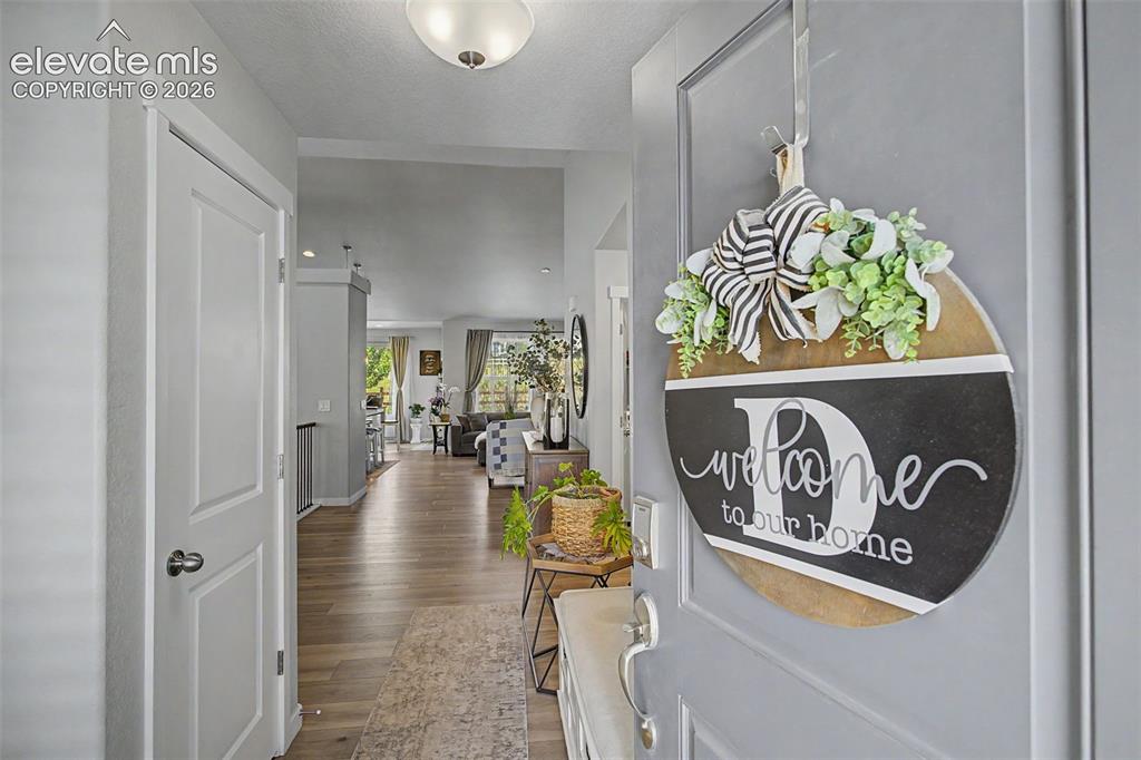 Image 5 of 25: Entrance Foyer