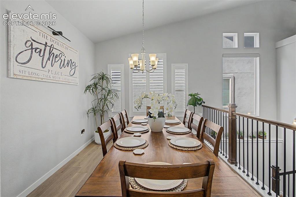Image 8 of 25: Dining Room