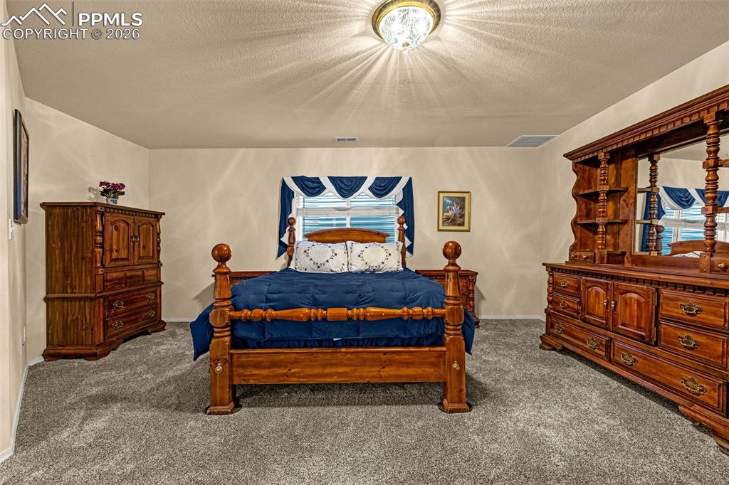 Image 31 of 43: Bedroom