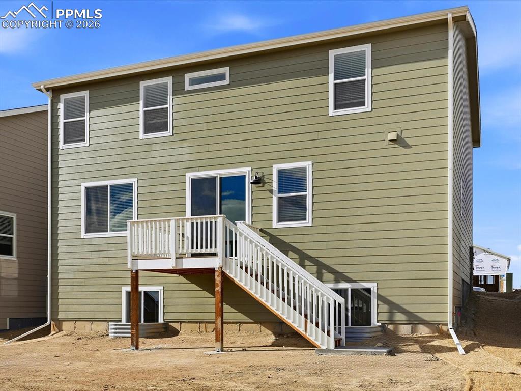 Image 25 of 29: Back of Structure