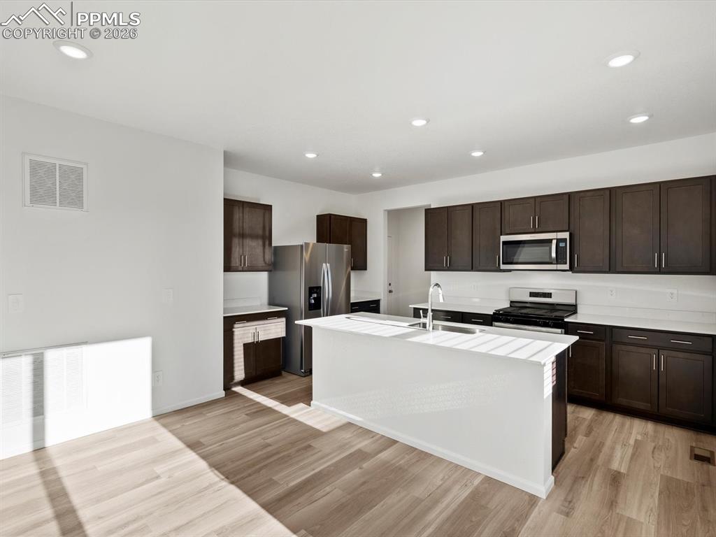 Image 7 of 29: Kitchen